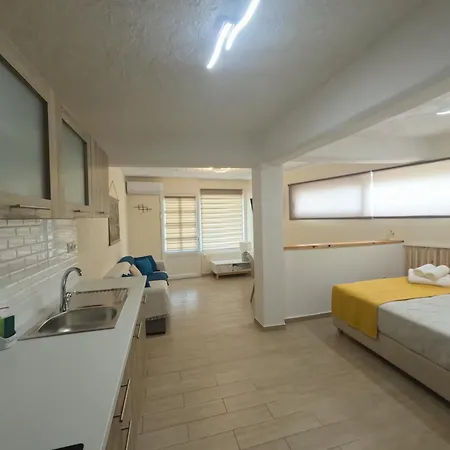 Almyra Appartement *