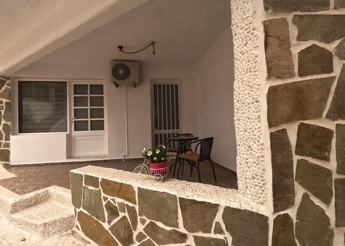 Almyra Apartamento Finikounta